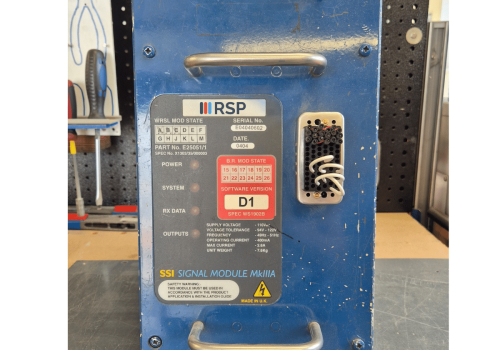 SSI (Solid State Interlocking) Coupler Plate with plug